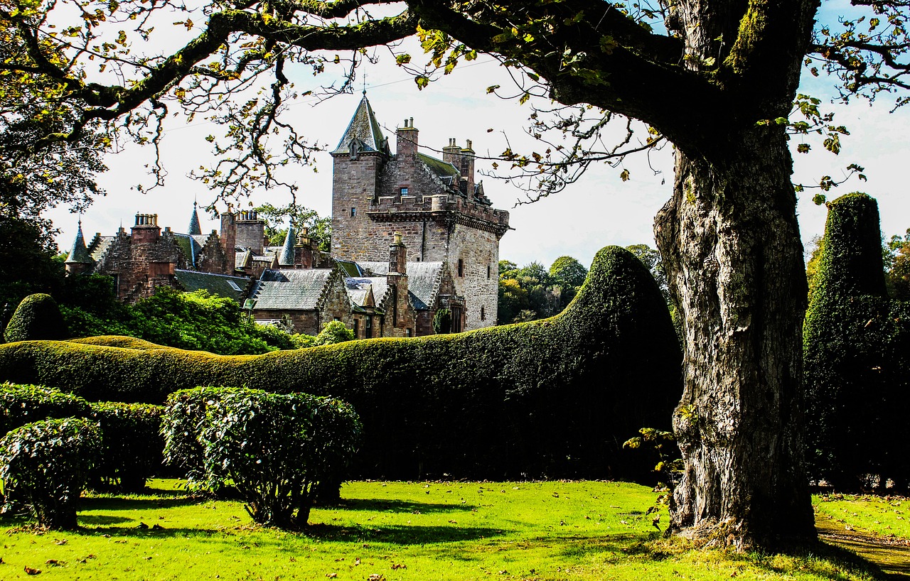 10 Dreamy Scottish Venues for a Magical Winter Wedding